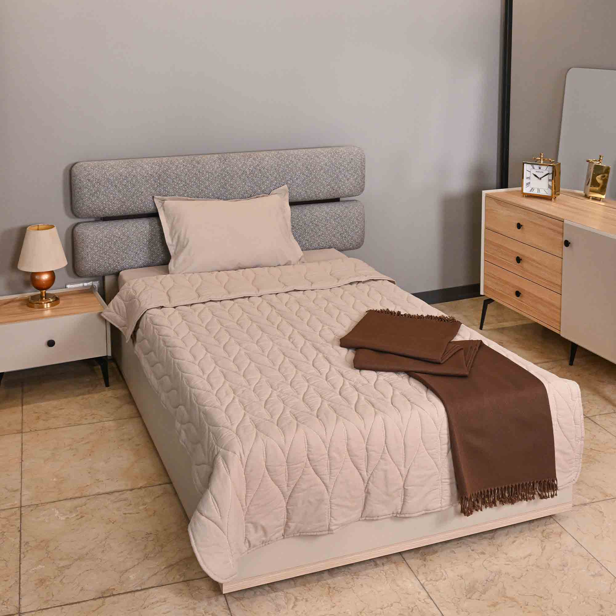 الوان فیلی 1